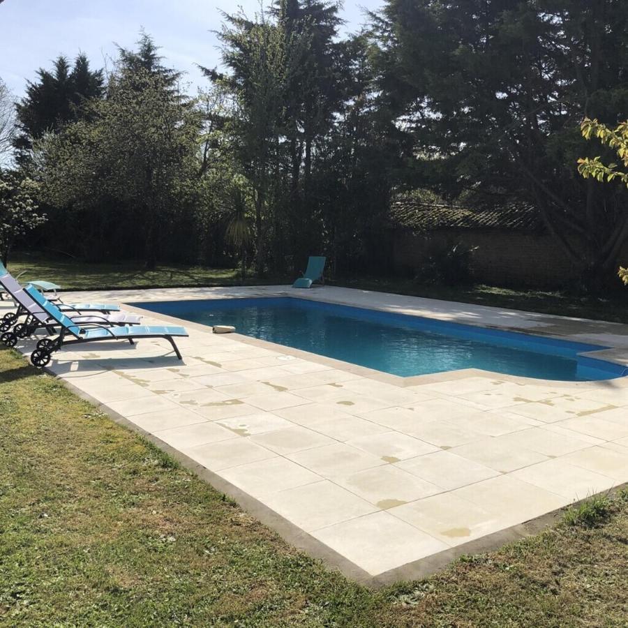 Blacksmiths Apartment In Blanzay - 1 Bed Exterior foto